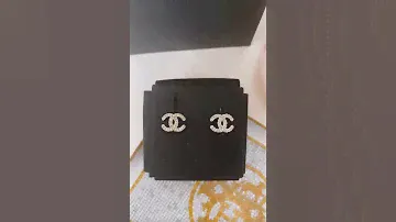 Распаковка новинки CHANEL 2021: серьги-гвоздики Pearl Classic CC (бижутерия) #ШОРТЫ